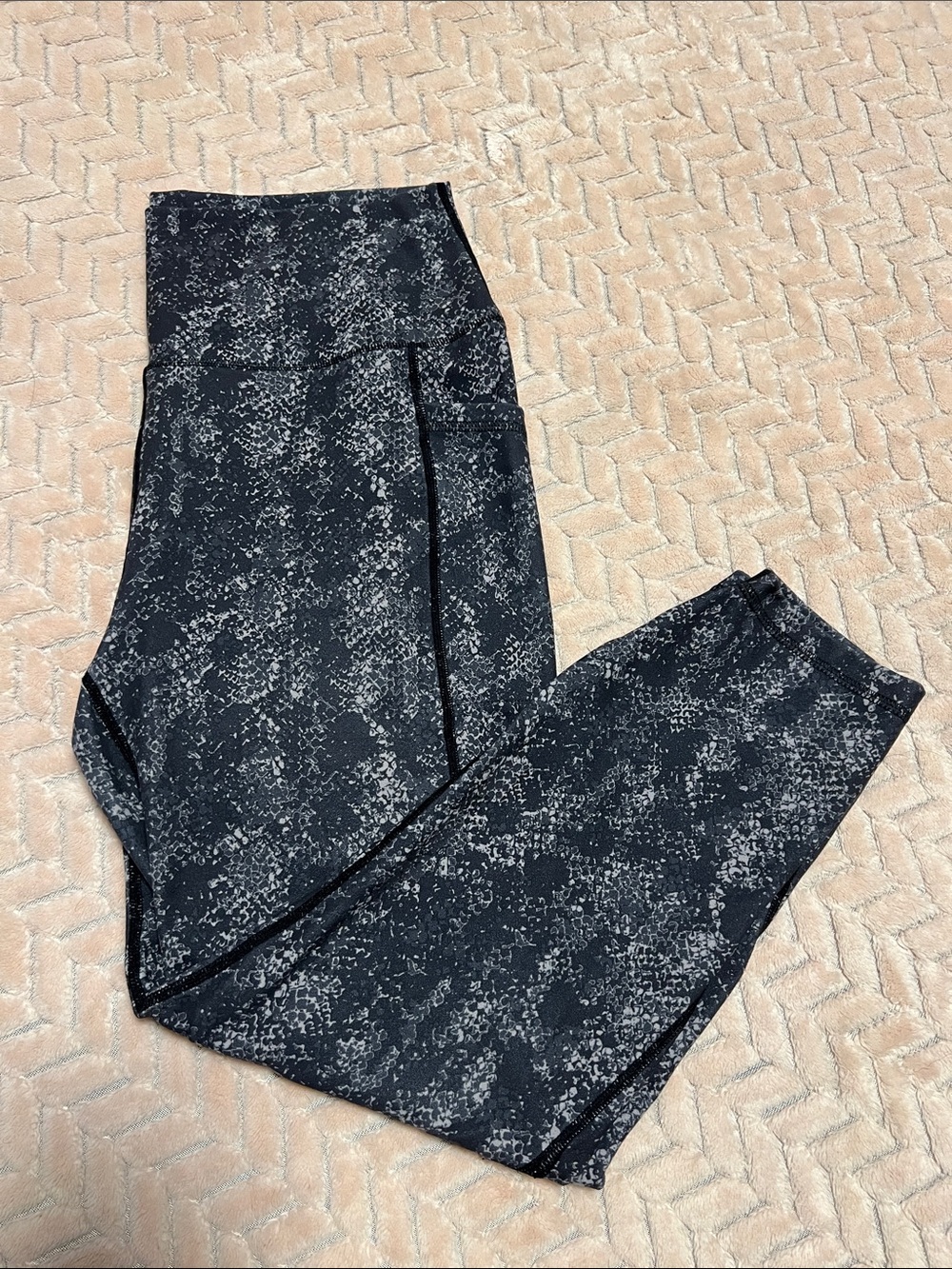 RBX Black & Gray Patterned High-Waist Leggings